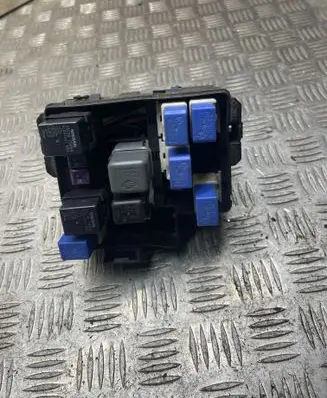 Infiniti FX Fuse module