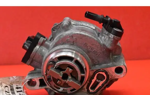 Volvo V40 Vacuum pump 9804021880