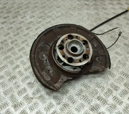 Mercedes-Benz CLS C218 X218 Rear wheel hub A2123502208
