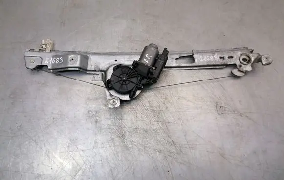 Renault Scenic II - Grand scenic II Front door window regulator with motor 402047A