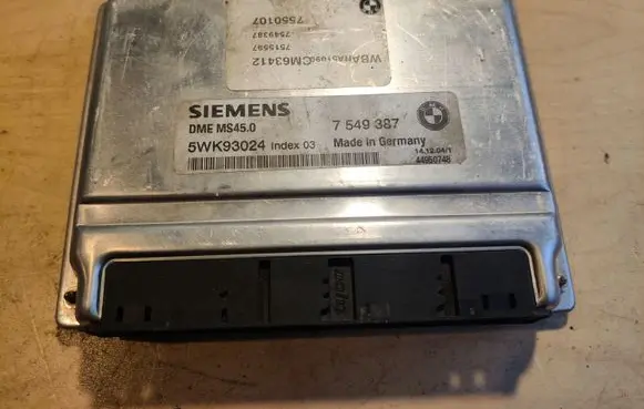BMW 5 E60 E61 Engine control unit/module 7549387 5WK93024