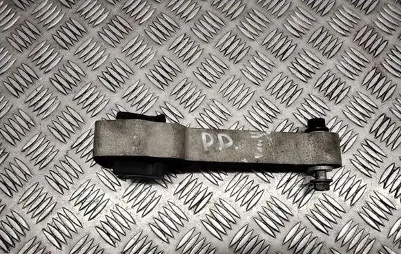 Engine mount bracket