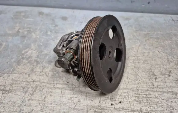 Mitsubishi Outlander Power steering pump