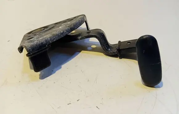 Citroen C4 I Engine bonnet (hood) release handle