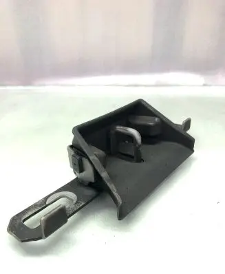 Volvo XC40 Rear door lock loop/hook striker 31484517
