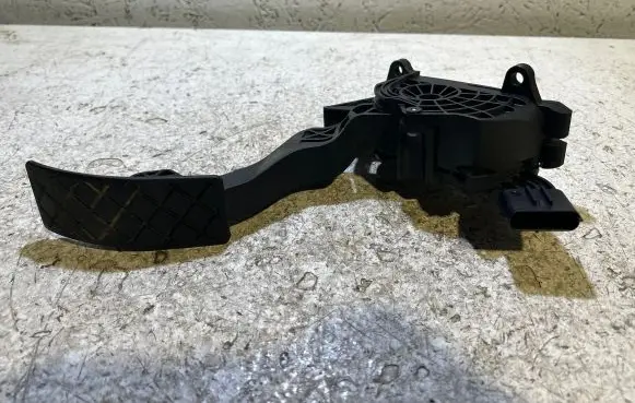 Skoda Fabia Mk3 (NJ) Accelerator throttle pedal 6C1723503B 0280755221 B15281036