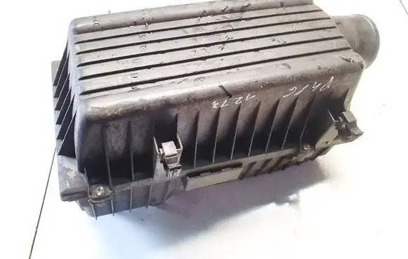 Peugeot 406 Air filter box