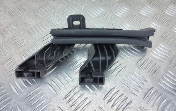 Citroen DS7 Crossback Front door windshield rail 9811413780