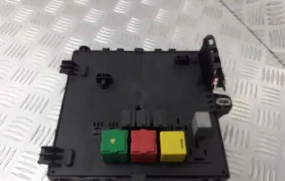 Opel Signum Fuse box cover 13112909