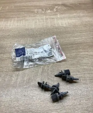 Mercedes-Benz Sprinter W901 W902 W903 W904 Other body part A0009983500