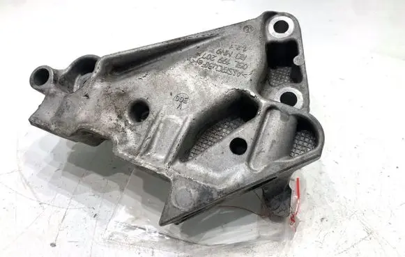 Skoda Octavia Mk4 Engine mounting bracket 05L199207