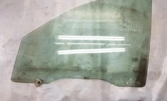 Hyundai Santa Fe Front door window glass four-door