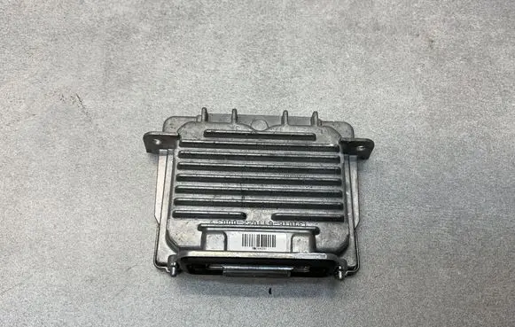 Ford Kuga II Headlight ballast module Xenon 89089352