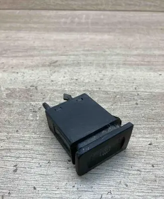 Volkswagen Golf IV Windscreen/window heater switch 1J0959621C