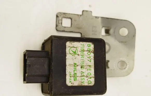 Subaru Impreza II Window wiper interval relay 88017FE010