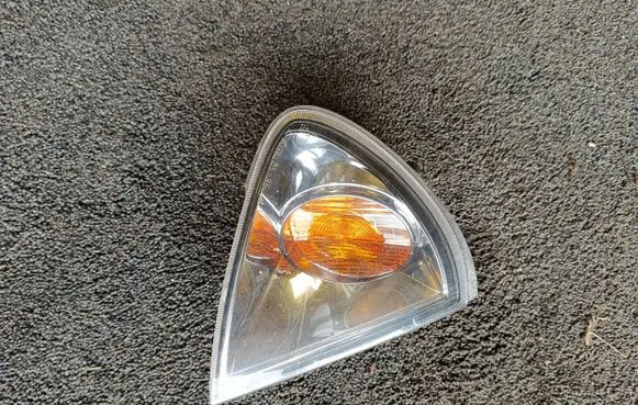 Toyota Avensis T250 Front indicator light 8151005030
