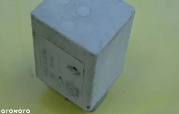 Renault 19 Other relay 7700728132
