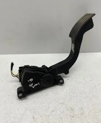 Ford Focus Accelerator throttle pedal 4M519F836AH 020802 P00864101