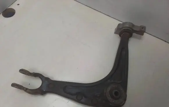 Peugeot 407 Front lower control arm/wishbone