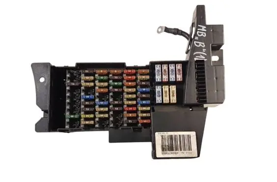 Mercedes-Benz B W245 Fuse module 1695451740 40004773549