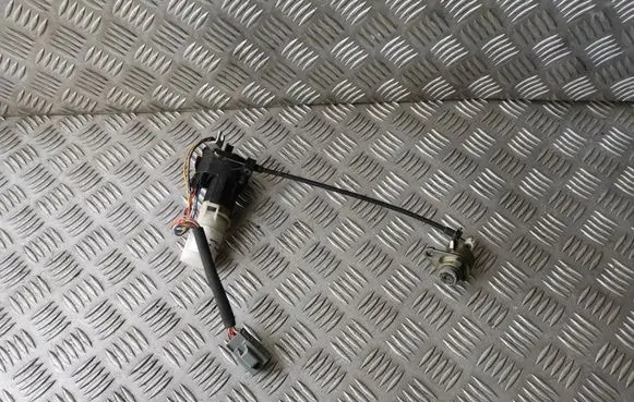 Jaguar XJ X350 Tailgate/trunk/boot lock/catch/latch 2W93F43200