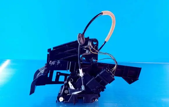 Ford Focus Rear door lock 4M5AA26413BE 4389A