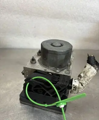 Mercedes-Benz B W246 W242 Master brake cylinder A0094315412