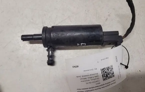 BMW 5 E60 E61 Headlight washer pump 6712697309702 57786310