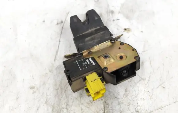 Volvo S80 Tailgate/trunk/boot lock/catch/latch 9203463 6030