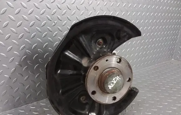 Rear wheel hub