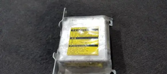 Subaru Legacy Airbag control unit/module 98221AE110 152300-3811