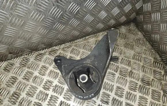Opel Antara Engine mount bracket