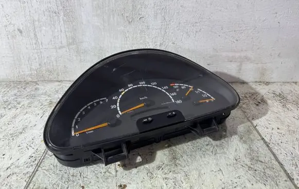Speedometer (instrument cluster)