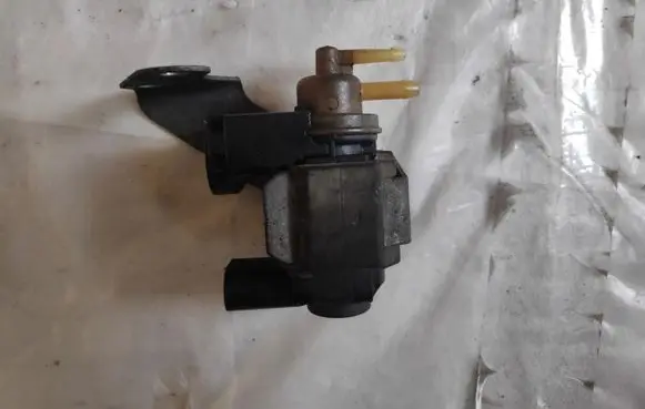 Audi A4 S4 B8 8K Turbo solenoid valve 59906609