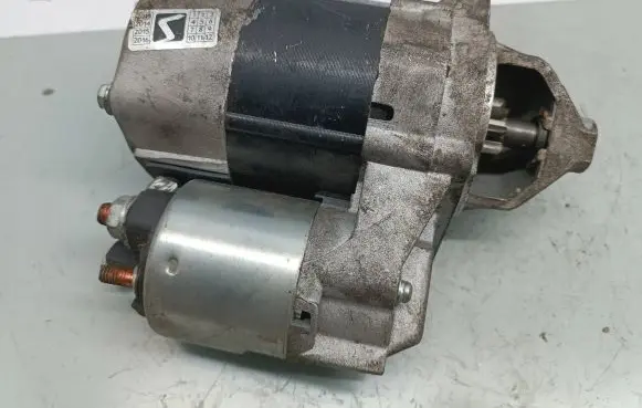 Mercedes-Benz A W168 Starter motor 0051512101 D7E8