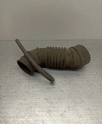 Mitsubishi Galant Air intake hose/pipe MD112932