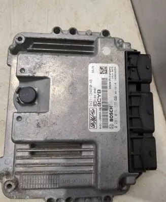 Ford Fiesta Engine control unit/module 9V2112A650AB 0281015428