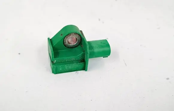 Chrysler Town & Country V Airbag deployment crash/impact sensor 5WK44602 68137949AA