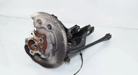BMW 3 G20 G21 Rear wheel hub 6898479 33306898479 6878621