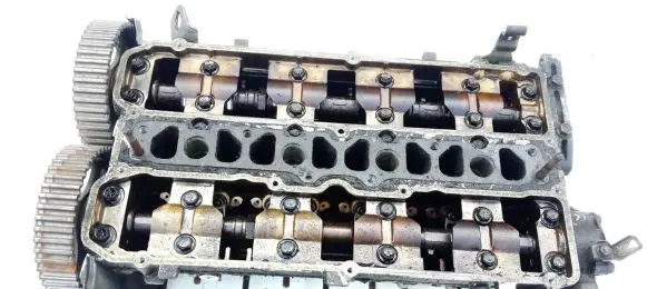 Mitsubishi Carisma Engine head 