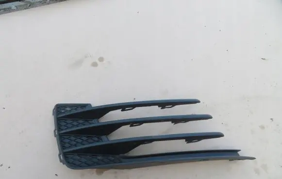 Volkswagen Golf VII Front bumper lower grill 5G0853666F