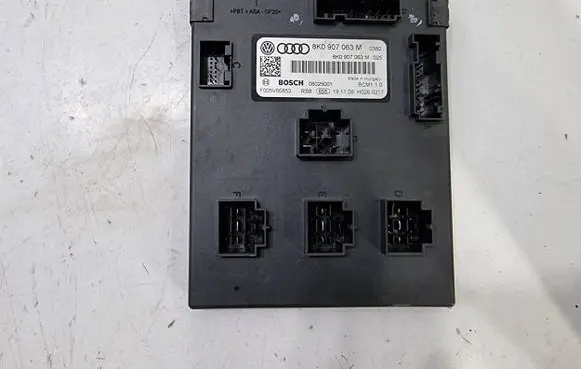 Audi A4 S4 B8 8K Comfort/convenience module 8K0907063M 08025001 F005V00853