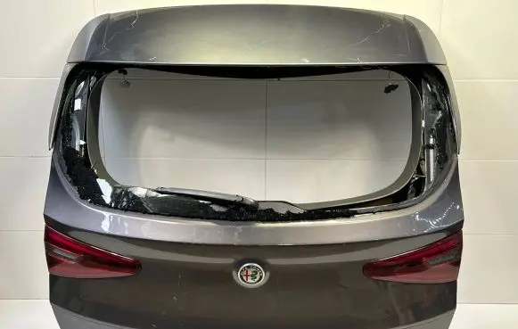 Alfa Romeo Stelvio Tailgate/trunk/boot lid
