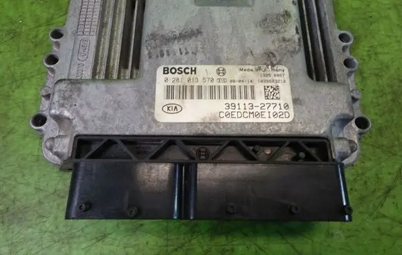KIA Ceed Engine control unit/module ECU 0281013570