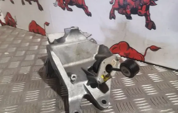 Audi Q5 SQ5 Engine mounting bracket 4M0199388 80A199870C