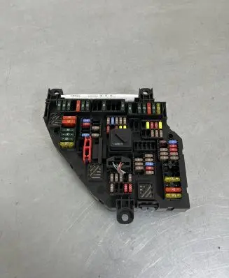 BMW 5 F10 F11 Fuse module 9252813