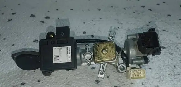Suzuki Swift I Ignition lock 33970-62J10 5WK49183