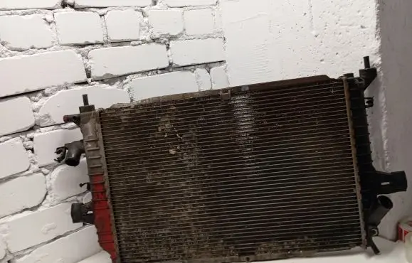 Opel Zafira B Coolant radiator