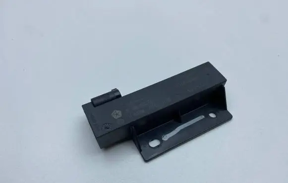 Dodge Durango Aerial antenna amplifier 68068148AA P68068148AA