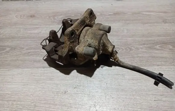 Volvo XC90 Rear brake caliper 30639525
